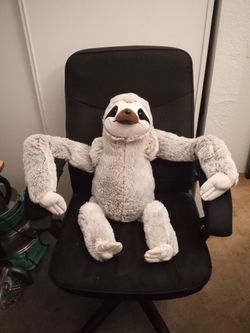 3 FOOT PLUSH SLOTH 
