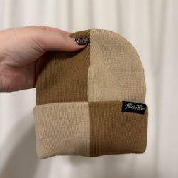 3 Binky Bro Beanies 25$ 
