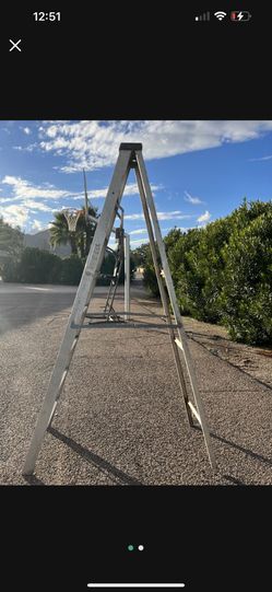 8 Foot Ladder