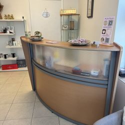 Reception Desk - Escritorio De Recepción  