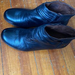  Rockport   Ankle Leather Booties Wide Width