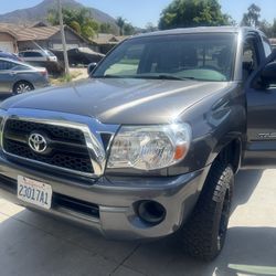 Toyota Tacoma 2011