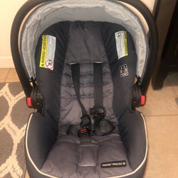 Graco Car seat with 2 Bases