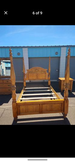 Queen size Bedroom set located in Mesa