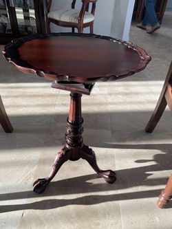 Antique  Round Table 