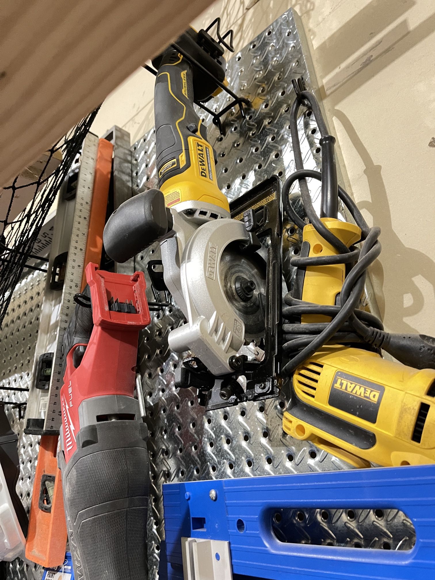 Dewalt Circular Saw “Cordless”. - Like Brand NEW