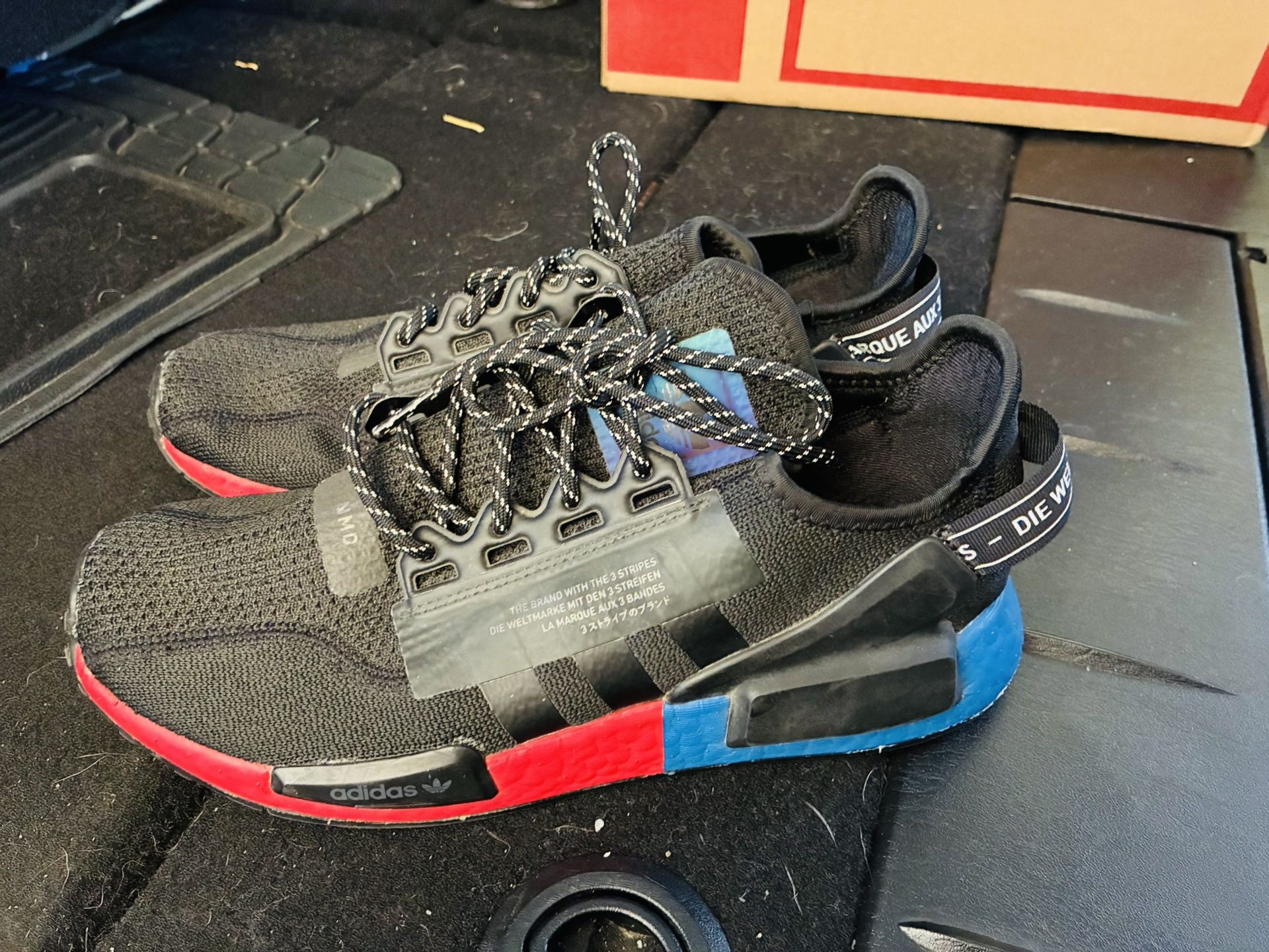 Adidas NMD R1 V2 Black