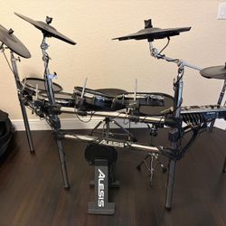 Alesis Eletric Drum Set 
