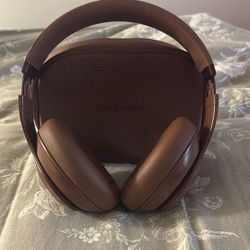 Beats Studio Pro x Kim Kardashian