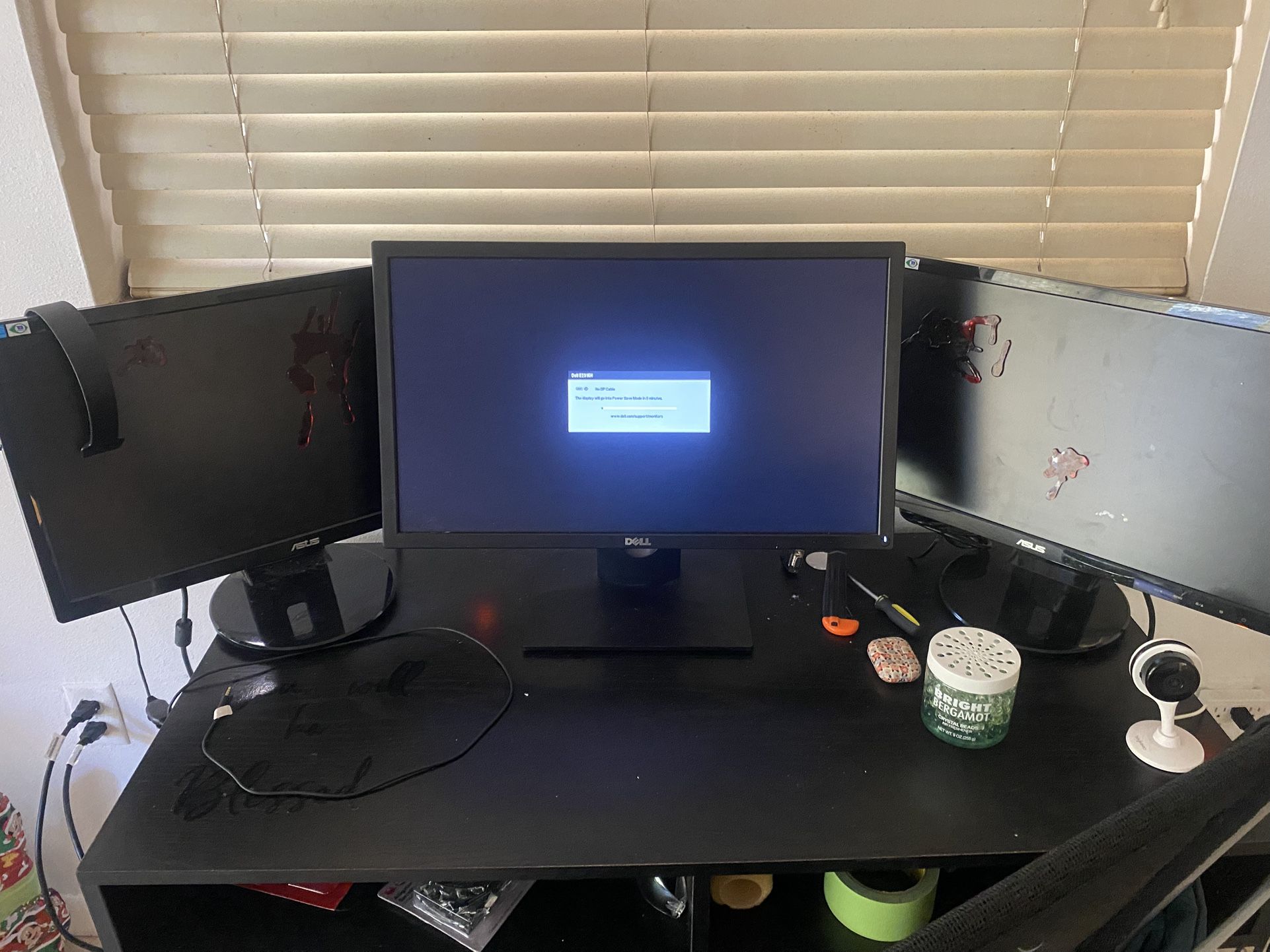 Triple Monitor Setup – Dell + ASUS – All Working – Great for Gaming/Work”