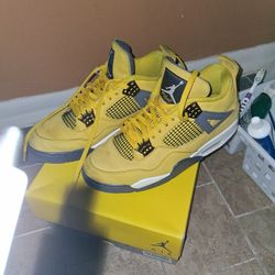 Lightning 4s Sz 10