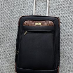 Tommy Bahama Rolling 21” Expandable Bag