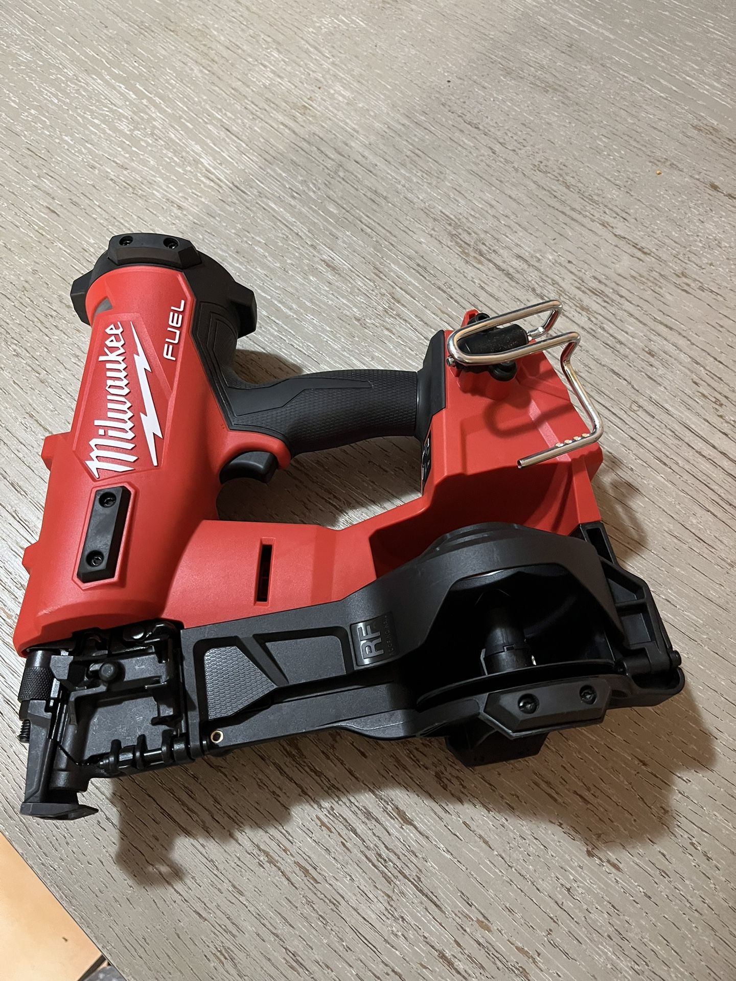 Milwaukee M18 FUEL 18-Volt Lithium-Ion Brushless Cordless Coil Roofing Nailer (Tool Only)