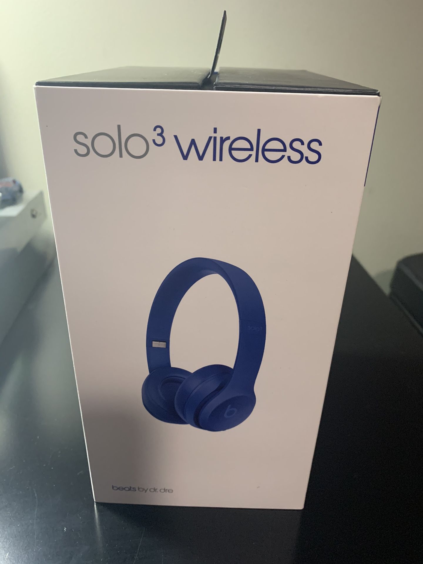 Beats solo3 wireless (like new)