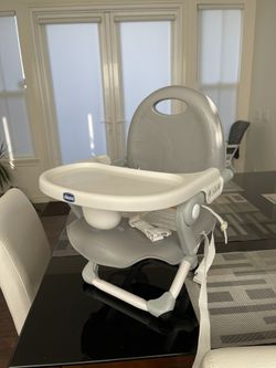 Chico Snack Booster Seat / Like New 