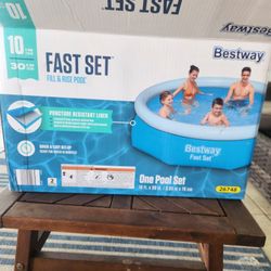 New Unused Blow Up Pool W/filter