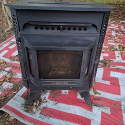 JAMESTOWN PELLET STOVE. 