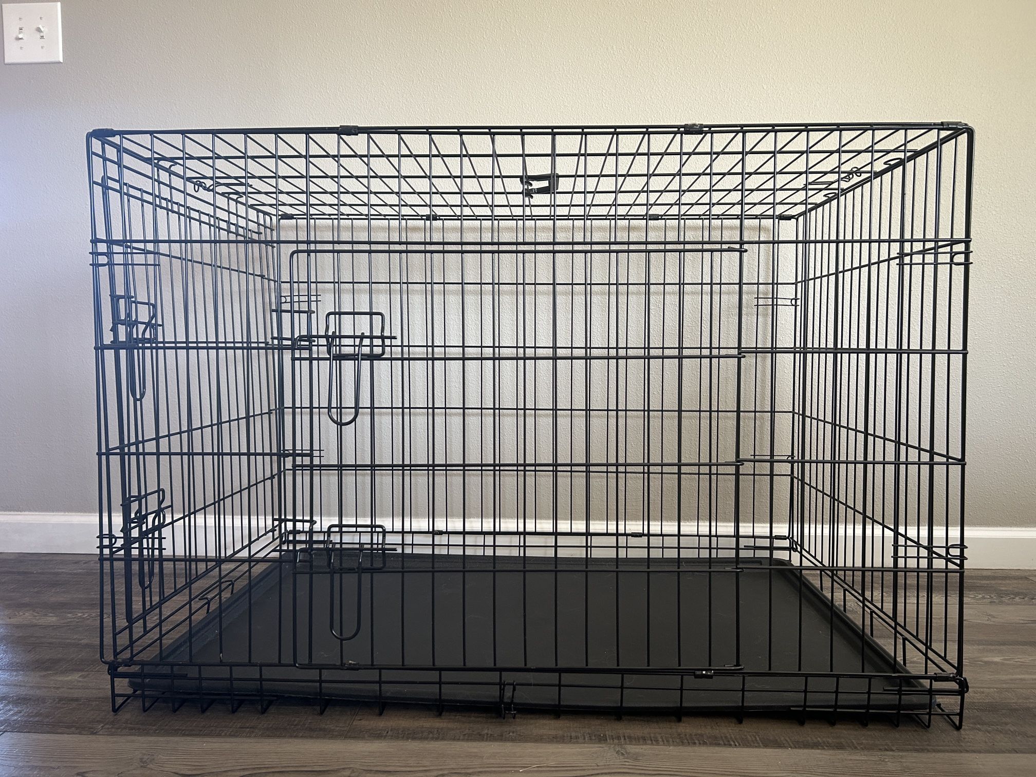 Dog Crate With Divider, 42 Inch (lightly used) 