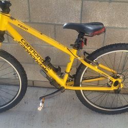 Women's  Bike Mountain Bike . Like New"