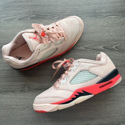 Size 10.5 Men’s/ 12 Womens- Air Jordan 5 Retro Low Sneakers