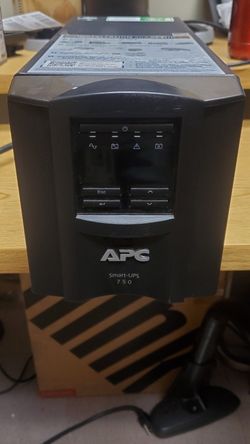 APC Smart-UPS, Line Interactive, 750VA 120V