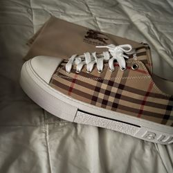 Burberry Shoes 