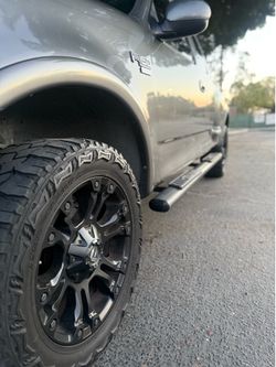Ford f-150 lariat triton V8 4x4