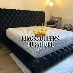 new King Bed Frame With Mattresss