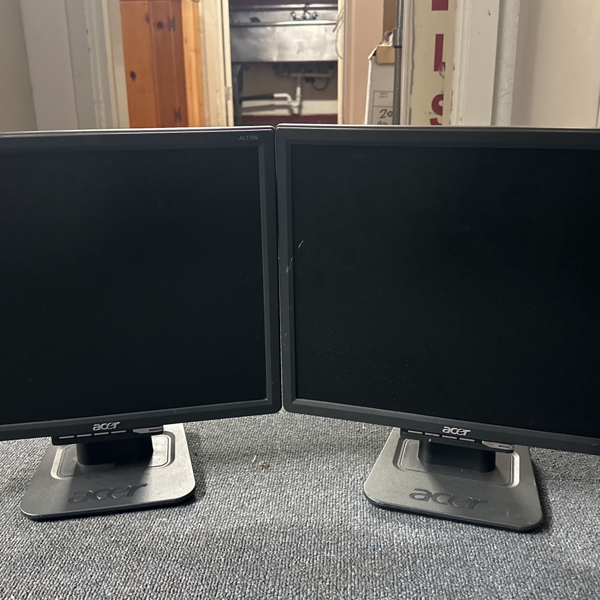 17” Dual Acer Monitors!