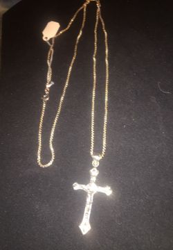 Sterling silver 28inches boxed chain with crucifix pendant