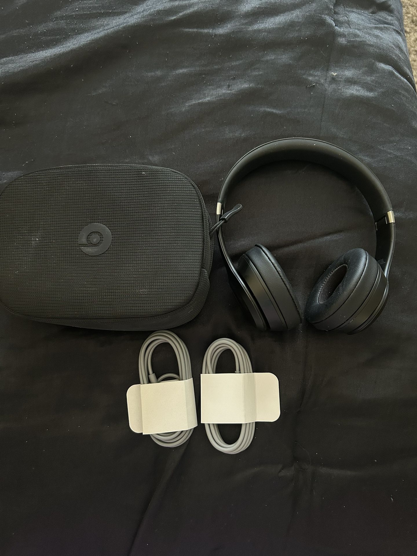 Black Beats Studio 3 headphones with case and extra cable