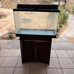 29 gallon Aqueon fish tank with stand and light