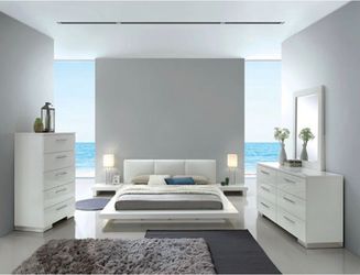 4 PC QUEEN BEDROOM SET