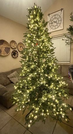 * HOME ACCENTS Holiday 7.5 ft Jackson Noble Fir LED Pre-Lit Christmas tree with remote control