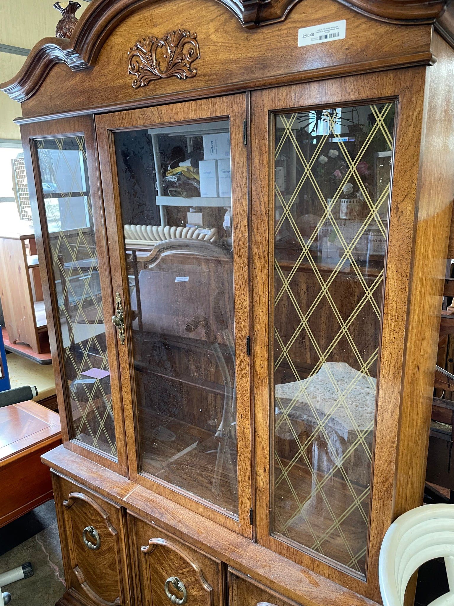 Broyhill Illuminated Style D Matttroy