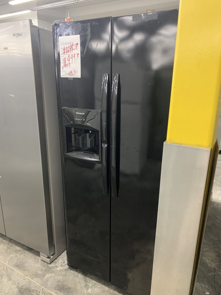 FRIGIDAIRE SIDE BY SIDE FRIDGE BLACK STAINLESS for Sale in Ontario, CA