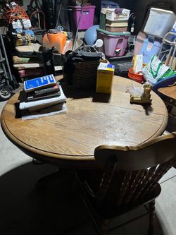 Round oak table 4 chairs