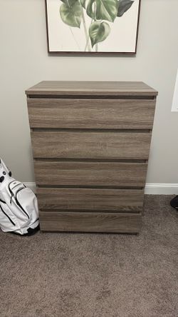 Dresser