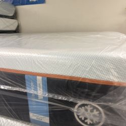 Tempurpedic Luxe Breeze Firm Kings