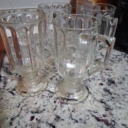 4 glass Cups With Handles