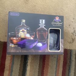 Crown Royal 4-Piece Decanter Set
