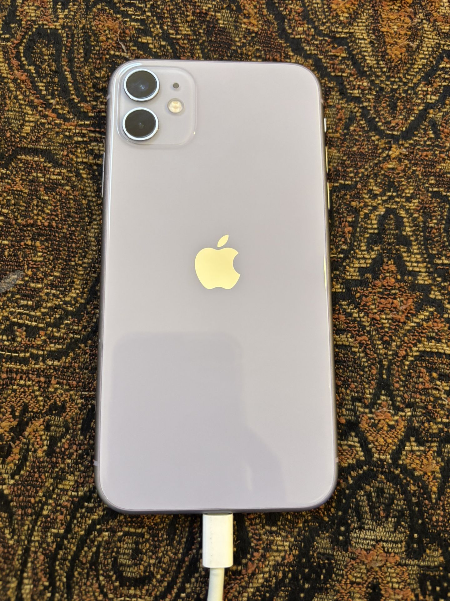 iPhone 11 unlocked 81% battery health 64 GB