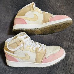 Girls Or Women Nike Air Jordan 1 Mid 6.5 Youth Or 7.5 Women 