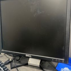 Older Dell Computer Monitor 17” Inch 