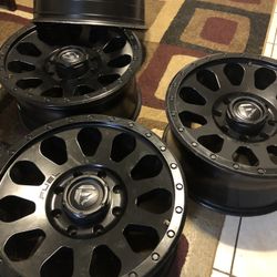 Set De Rines 20x9 Los Compré Para Mi Troca Pero No Le Quedaron Creo Que Son De Chevy $545