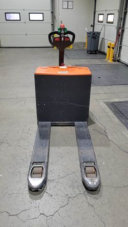 USED Electric Pallet Jack