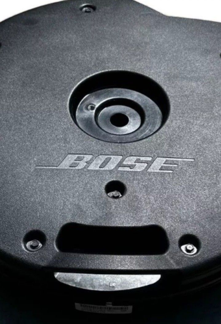 BOSE SUBWOOFER FOR CAR OR TRUCK