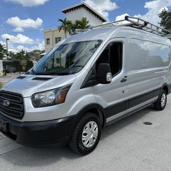 2019 Ford Transit Medium Roof 250