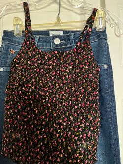 It’s very cute two pieces for girls age 10-11 The size is for the pants is 10 and size for the top is XS both for $25 total