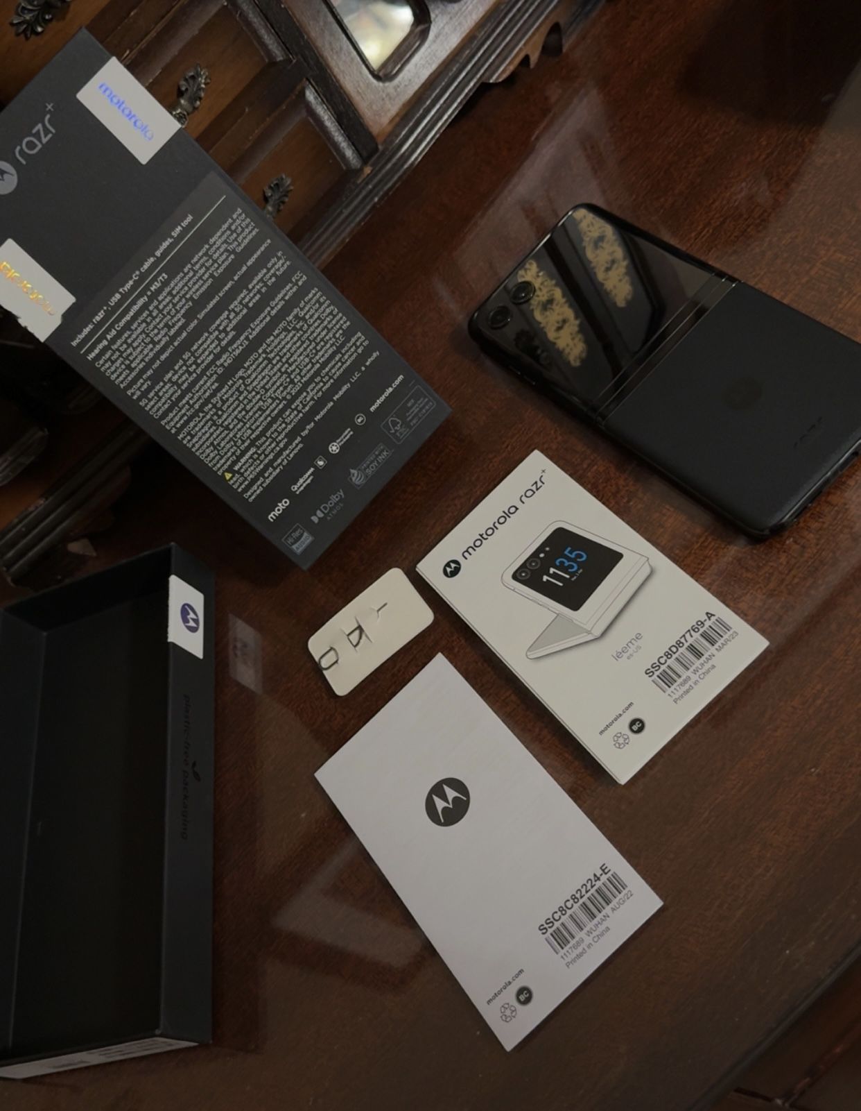 Razr+ 2023 8+256GB (Unlocked)